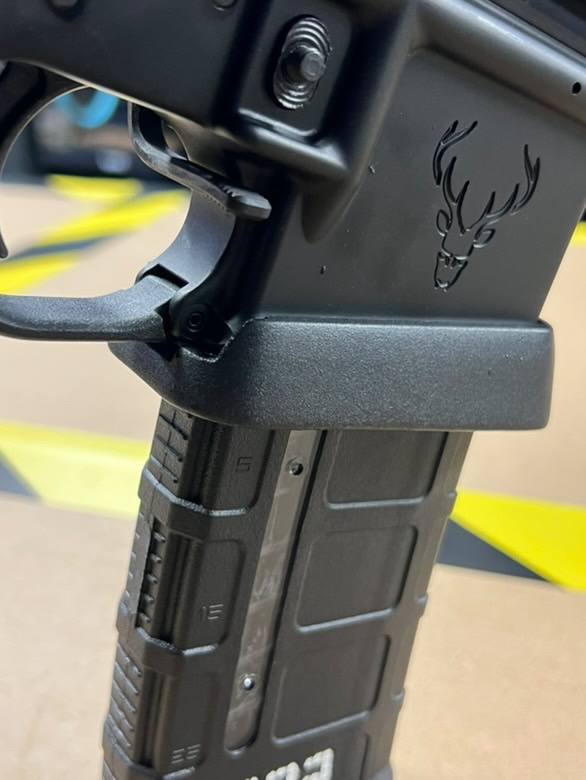 Magwell ar15 Milspec - effet lisse