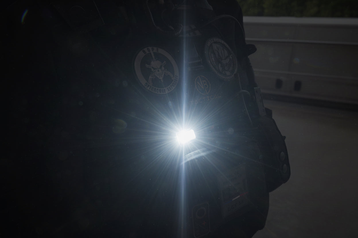 Lampe tactique modulable - Adaptez la lumière à votre action