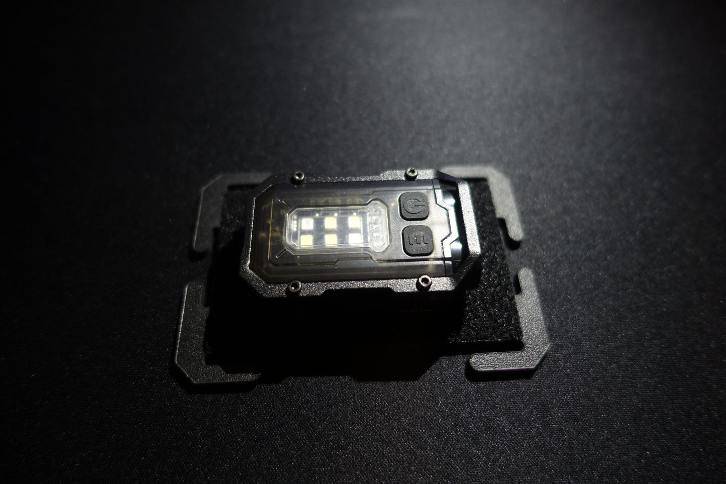 Lampe tactique modulable - Adaptez la lumière à votre action