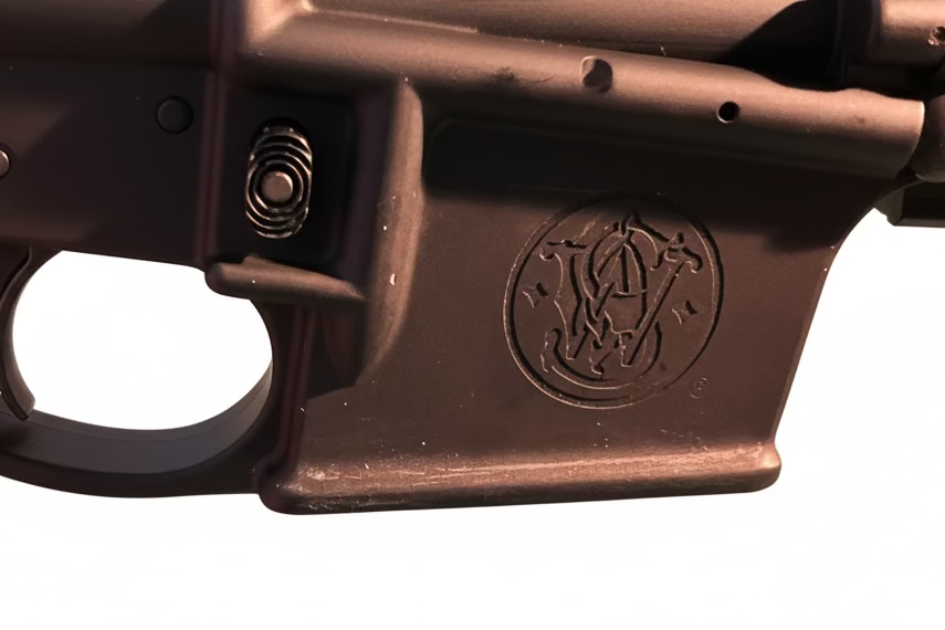 Magwell pour ar15, fixation par vis.
